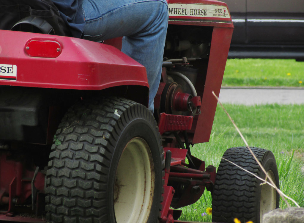 Riding mower picture